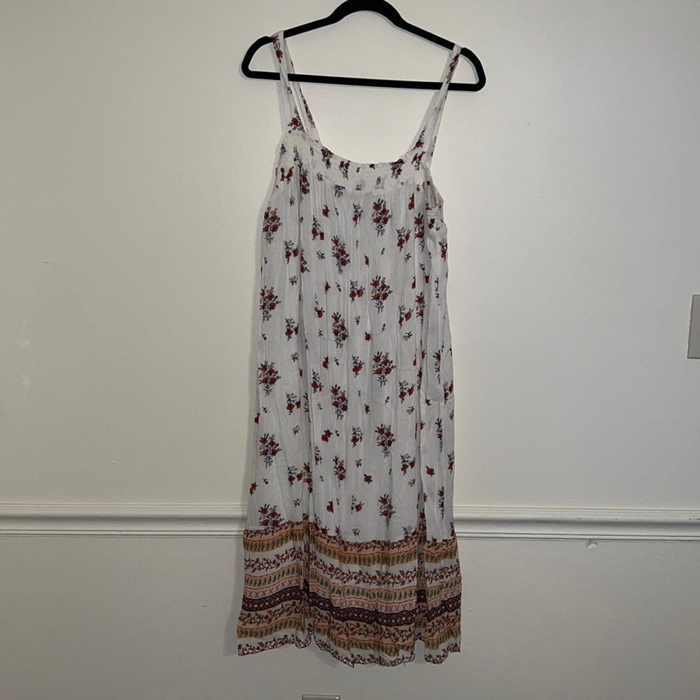Old Navy white pattern dress